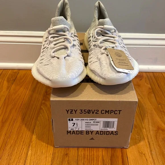 Yeezy | Shoes | Nwt Yeeze 35 V2 Cmpct Slip On Sneaker Size 7  display picture 1